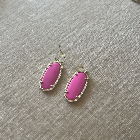 Hot Pink Kendra Scott Elisa Pendant Earrings - Picture 2 of 3